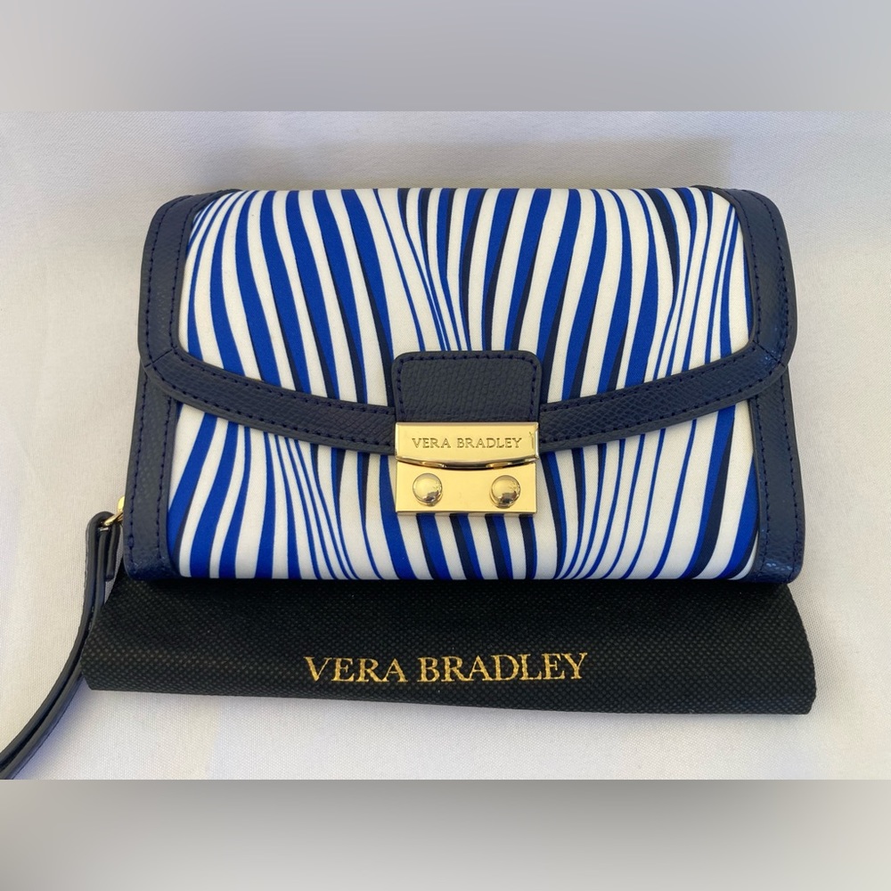 Vera Bradley Ultimate Wristlet/Wavy Stripe. 5”H X 7 1/4”W X 1”D. Like New.